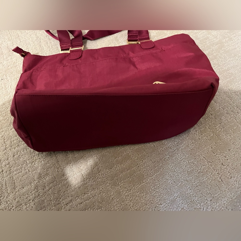 Baggallini Burgundy Women's Tote travel bag - Picture 4 of 5